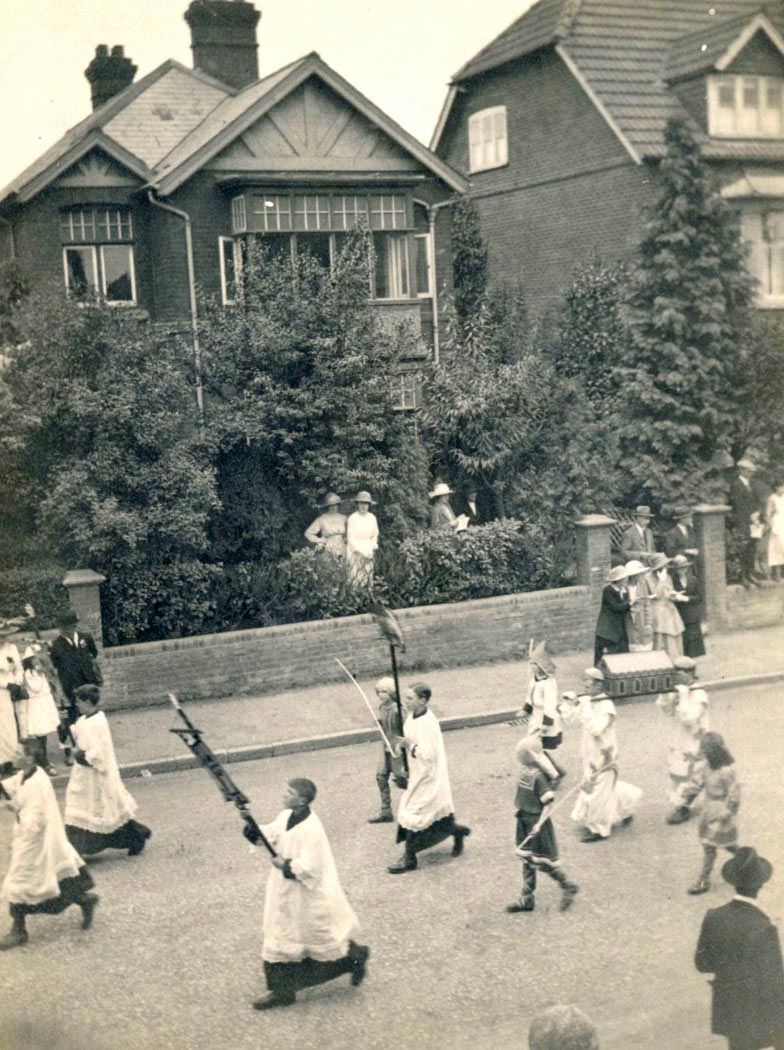Salisbury Peace Parade, 1919 – ‘Bishop Poore’s procession’