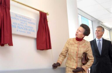 Princess Anne unveils plaque at hospital