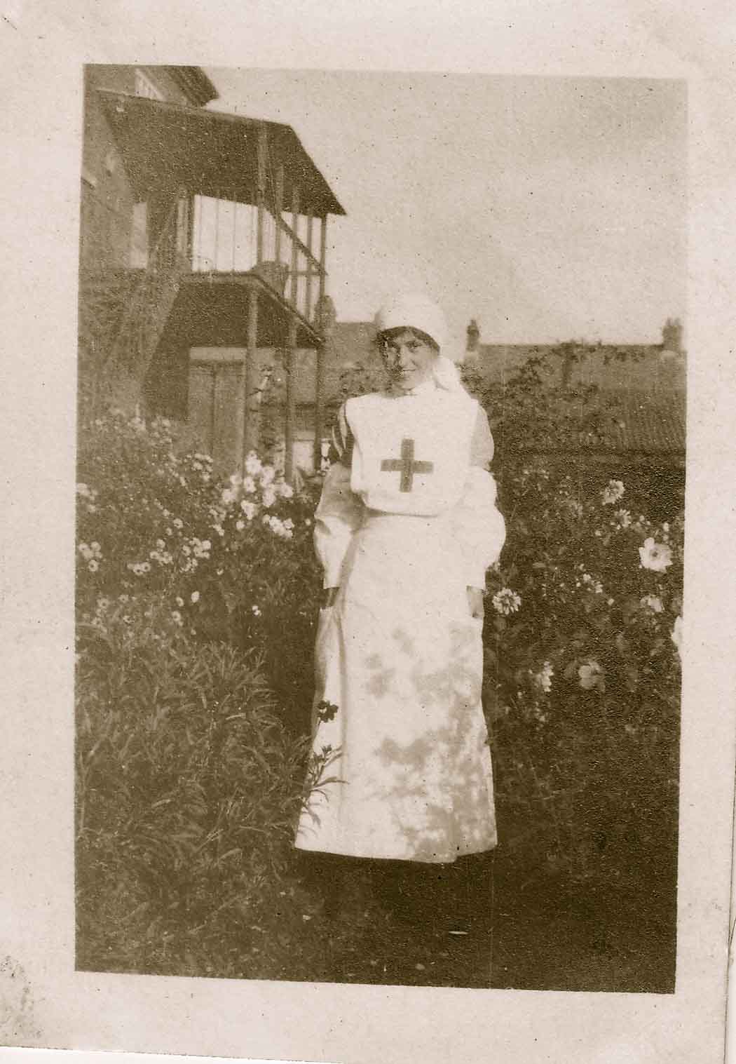 Harnham Hospital nurse 1918
